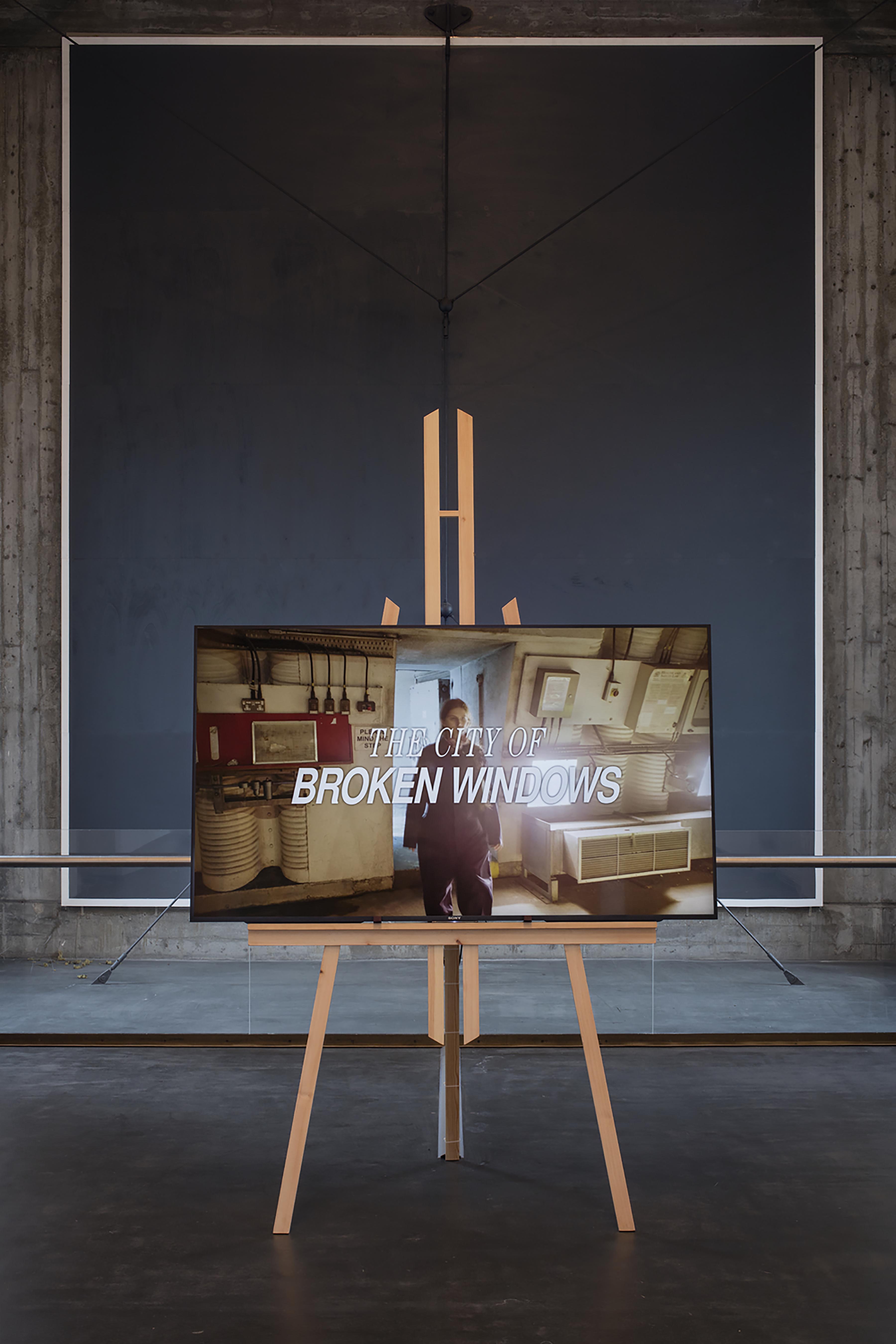 u0022Hito Steyerl. The City of Broken Windowsu0022, veduta espositiva